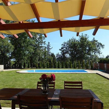 Villa Poulades Гувия Екстериор снимка