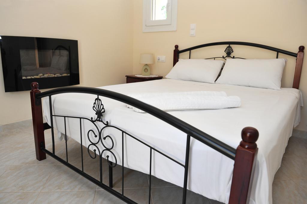 Villa Poulades Гувия Стая снимка