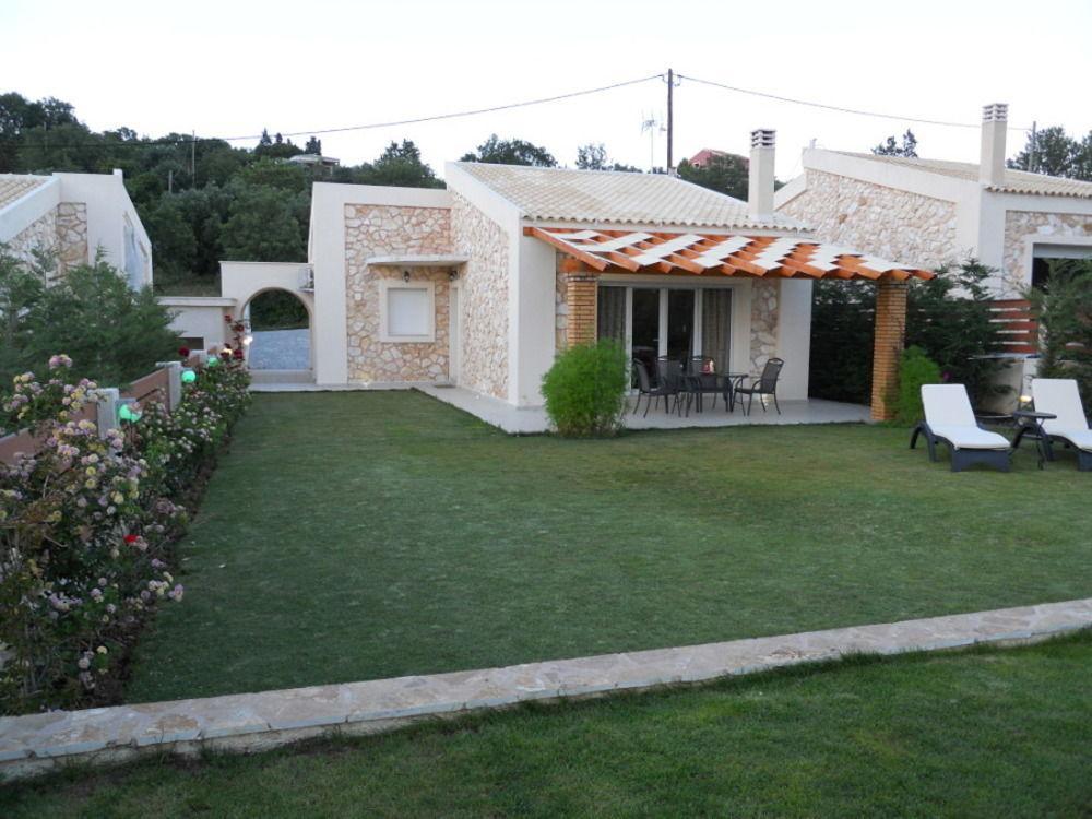 Villa Poulades Гувия Екстериор снимка
