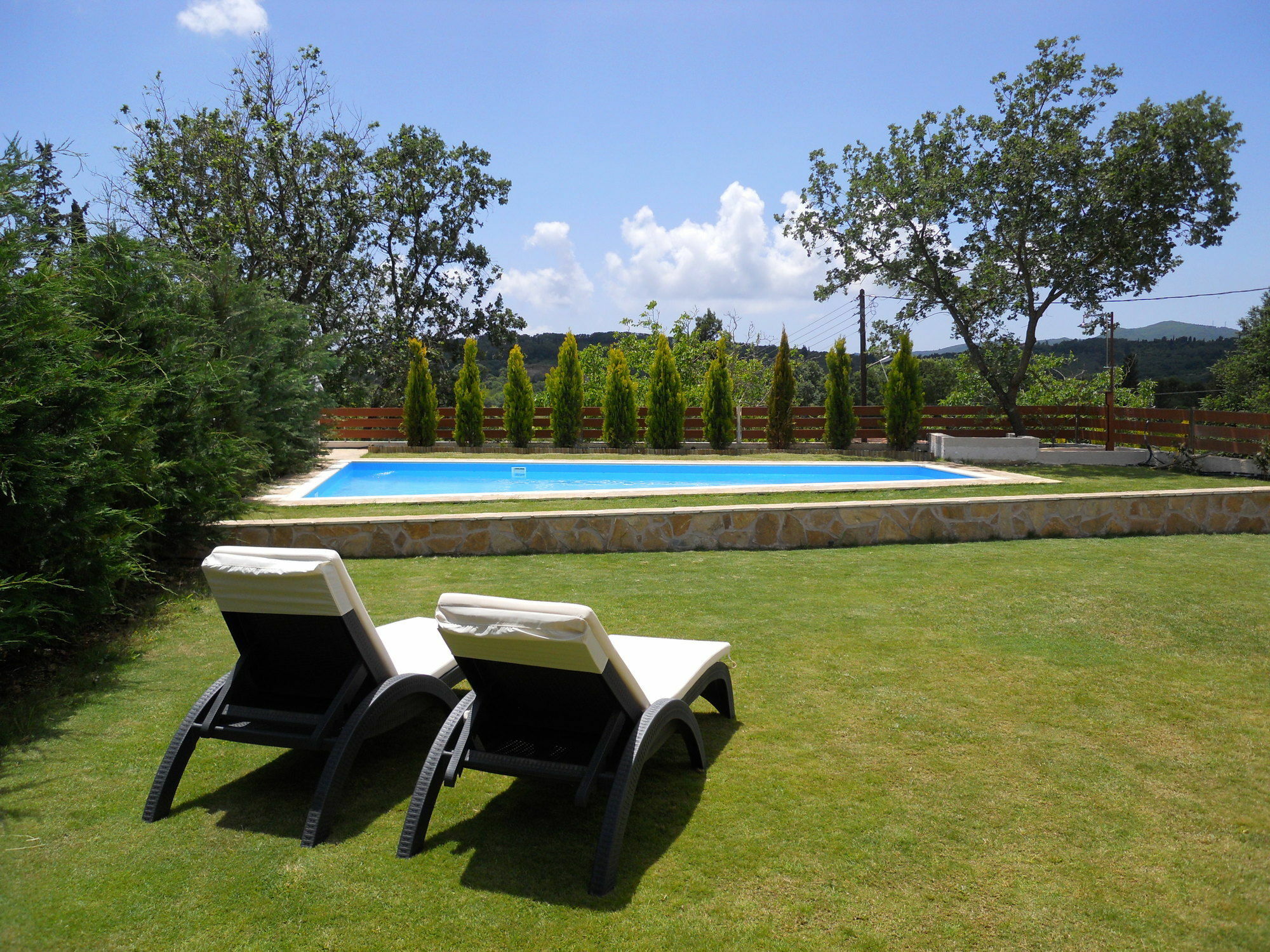 Villa Poulades Гувия Екстериор снимка